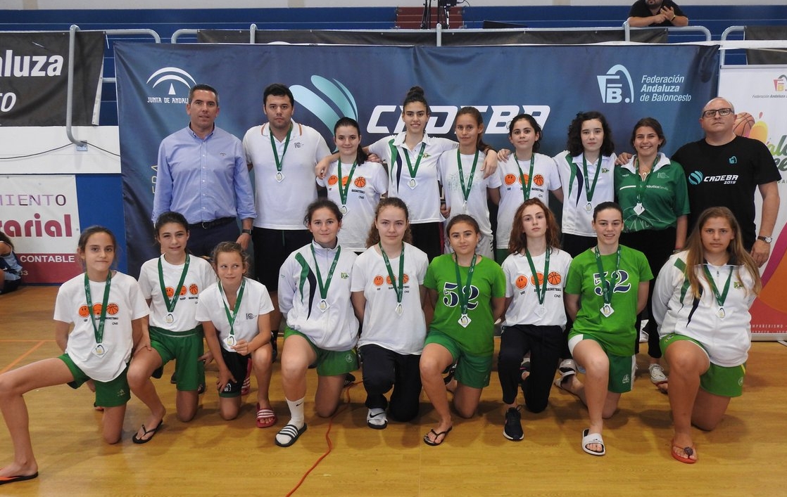 El equipo infantil femenino, en el Campeonato de Andalucía.jpg